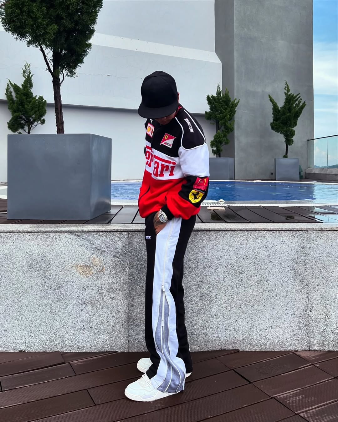 Scuderia Ferrari Printed Racing Jacket - F1 Motorsport Streetwear (Unisex) - Averon Racewear - View 7